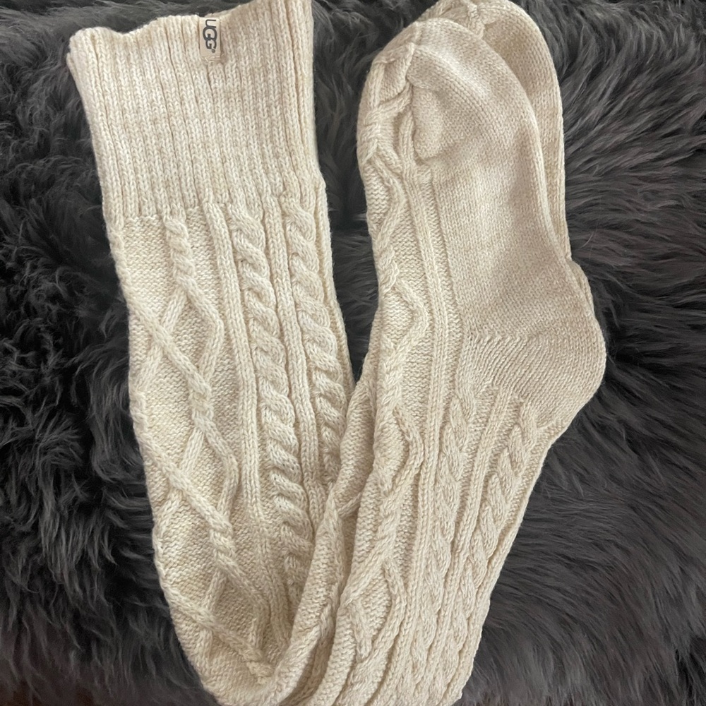 ⚪️◽️Cream Ugg 🧦